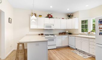 200 Wickford Point Rd, North Kingstown, RI 02852