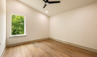 17 Nairn Ln, Bella Vista, AR 72715