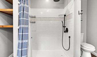 203 Edgewood St, Ballard, WV 24918