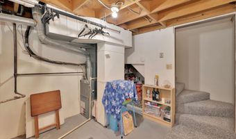 324 N Lakeside Dr, Andover, KS 67002