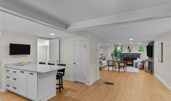 31 Brookside Dr, North Smithfield, RI 02896
