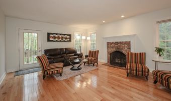 66 Oakmont Dr, Concord, NH 03301