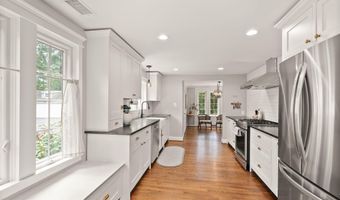 7551 MARSHALL Dr, Annandale, VA 22003