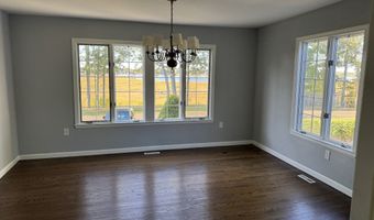 13 Fenway Rd, Branford, CT 06405