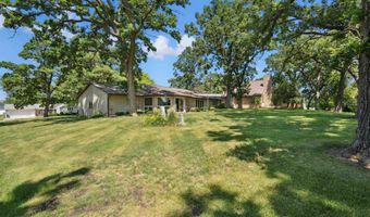 1108 2nd St SW, Dyersville, IA 52040