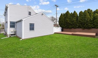 2 Lee Ave, Albertson, NY 11507