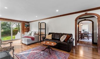 72 Kane Ave, Middletown, RI 02842