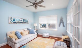 53 Stanton Ave, Narragansett, RI 02882