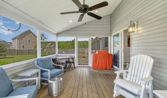 174 Rolling Meadow Dr, Bangor, ME 04401