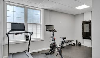 10 Everett 304, Boston, MA 02128