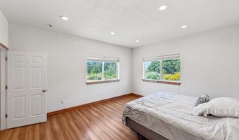 87372 LOIS Ln, Bandon, OR 97411