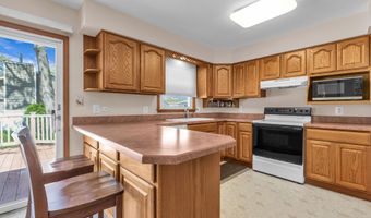 900 Cable Ave, Beachwood, NJ 08722
