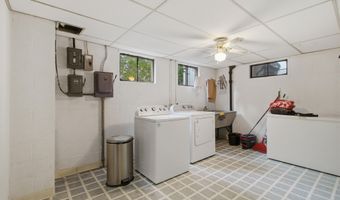 912 W Pleasant St, Aurora, MO 65605