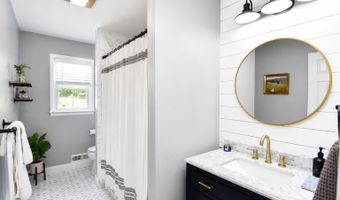 469 East Rd, Belford, NJ 07718
