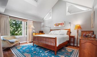 7105 WILSON Ln, Bethesda, MD 20817