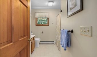 15 Secluded Dr, Narragansett, RI 02882