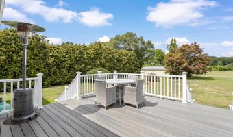 6 Gumpas Hill Rd, Pelham, NH 03076