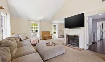 17 Wolfpits Rd, Bethel, CT 06801