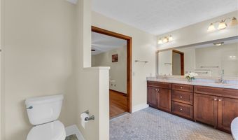 120 Ambleside Way, Amherst, OH 44001