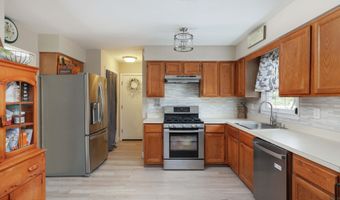 18 Penny Ln, Bayville, NJ 08721