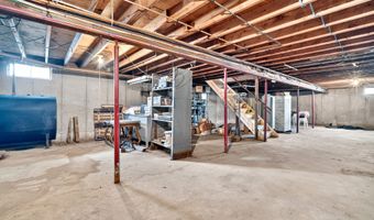 78 Arrowhead Rd, Brookfield, CT 06804