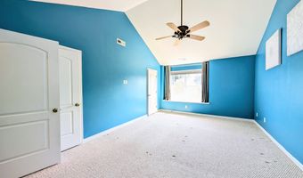 68 Lawrence Ave 68, Danbury, CT 06810