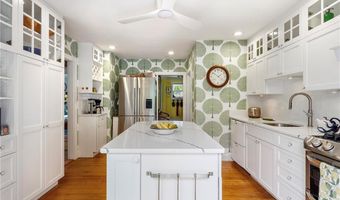 15 Cross St, Newport, RI 02840
