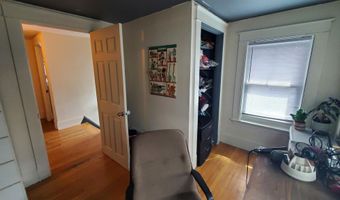 84 14th St, Bangor, ME 04401