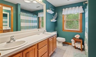 9 Santom St, Auburn, MA 01501
