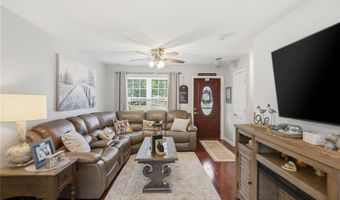 100 Woodlawn Ave 3, North Providence, RI 02904
