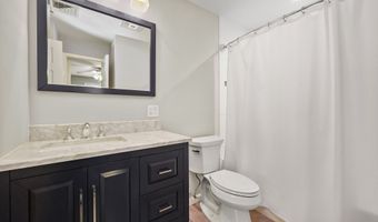 8 Brookview Ct, Bethel, CT 06801