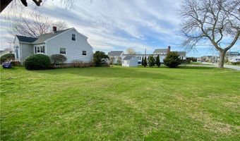 182 Newport Ave, Middletown, RI 02842