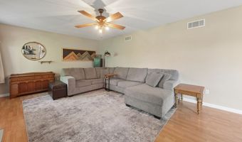 926 8th Ave NW, Altoona, IA 50009