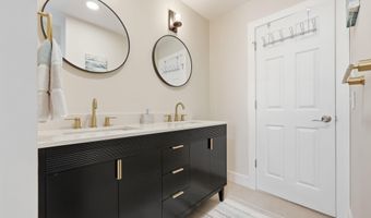 2048 Ocean Dr 2048, Avalon, NJ 08202