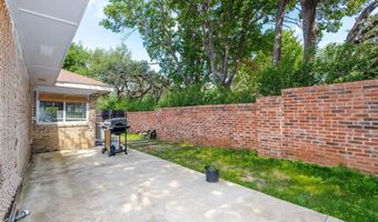 14902 Le Grande Dr, Addison, TX 75001