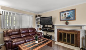 130 CLUB HOUSE Dr, Willingboro, NJ 08046