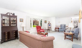 13 Elmar Dr, Danbury, CT 06811