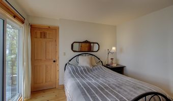 23 Mud Pt S, Alburgh, VT 05440