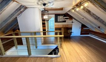 8 Champlin St, Newport, RI 02840