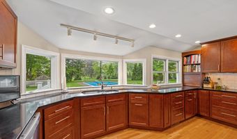876 S Brooksvale Rd, Cheshire, CT 06410