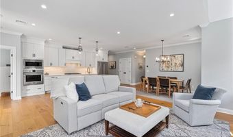 48 TRAVELERS Ct, East Greenwich, RI 02818