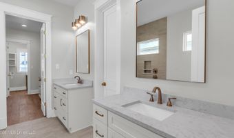 412 Main St, Bay St. Louis, MS 39520