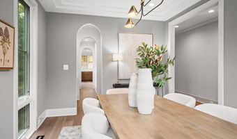 2133 N OAKLAND St, Arlington, VA 22207