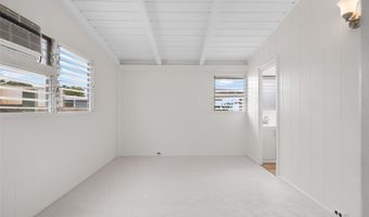 2222 Apoepoe St, Pearl City, HI 96782