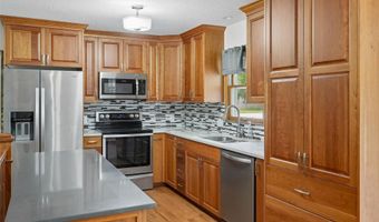2818 Eisenhower Ave, Ames, IA 50010