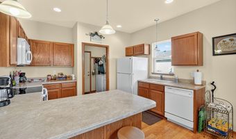 1201 10th Avenue Pl SE, Altoona, IA 50009