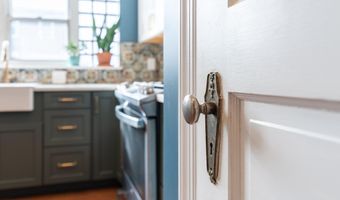 369 E GORGAS Ln, Philadelphia, PA 19119