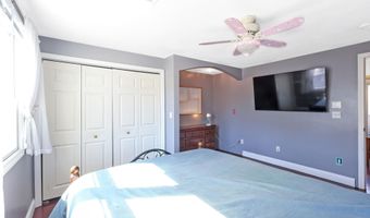 9 Marilyn Rd, Bourne, MA 02532