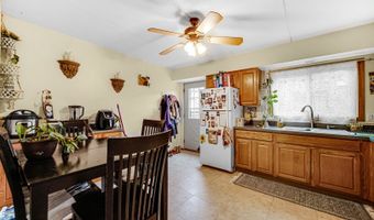 961 N Rohlwing Rd 201B, Addison, IL 60101