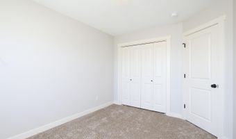 5421 Rowling Dr, Ames, IA 50014